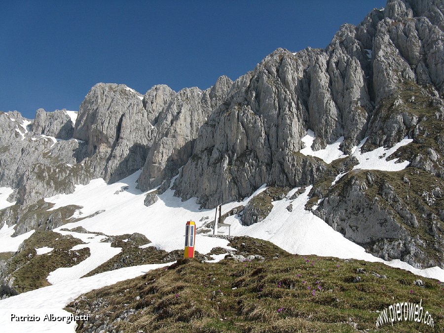 09-Cappella Savina e colonnetta soccorso.JPG